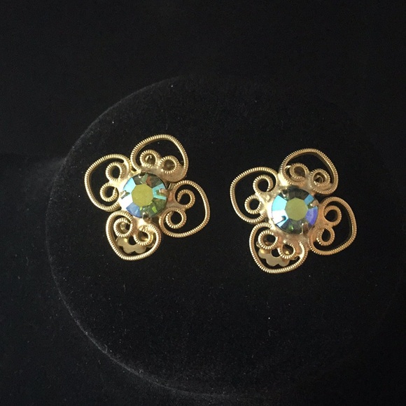 Vintage Jewelry - Vintage Clip On Earrings